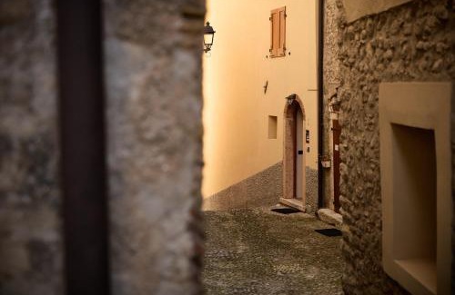 Brenzone sul Garda Apartment | Rustic Family Friendly House