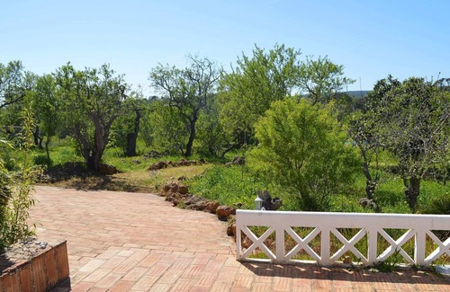 Lagos Cottage | Rustic Family Room with Mezzanine and Large Sun Terrace