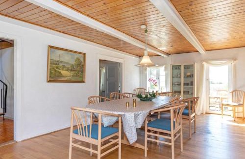 Aabybro House | Rustic Farmhouse Getaway - By Traum Ferienwohnungen