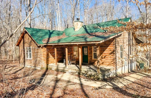 Fort Payne House | Rustic Getaway Tucked Away at Little River Canyon