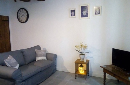La Bataille House | Rustic Gites - sleeps 10 people with private pool near Chef Boutonne