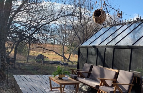 Lawrence Bed & Breakfast | Rustic Glamping Under the Stars