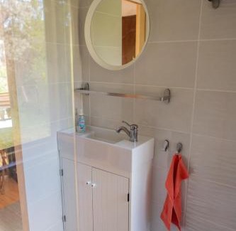 Balatonkenese House | Rustic&Green Guesthouse for 6 people FREE AIRCONDITIONER FREE COFFEE FREE PARKING