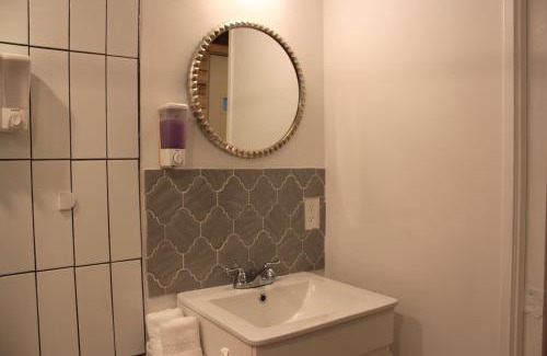 Ucluelet House | Rustic Guest Suite