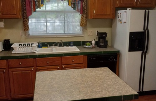 Morrilton House | Rustic Hide Away House near Petit Jean State Park!