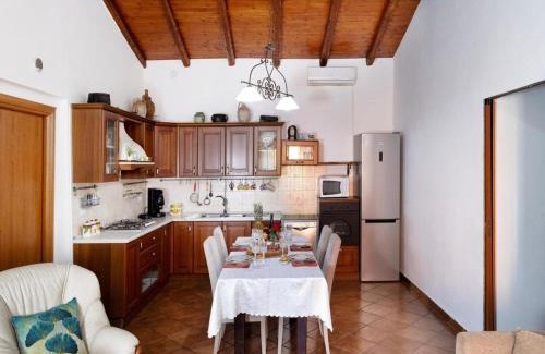 Rovittello House | Rustic House by Alcantara River with Pool