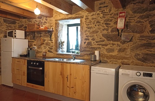 Cabracao House | Rustic House in the Mountains, Private Pool with Natural Water