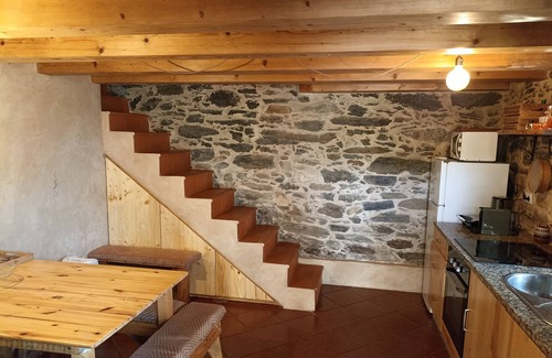 Cabracao House | Rustic House in the Mountains, Private Pool with Natural Water