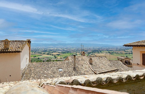 Assisi House | [Rustic House] with patio and garden Assisi center