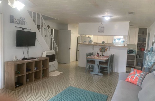 Brazoria Cabin | Rustic Island fishing cabin on canal to San Bernard River.