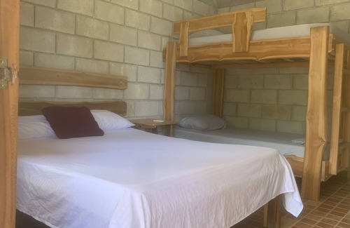 Marbella Cabin | Rustic jungle lodge in a tranquil garden setting - Room 5 Family room