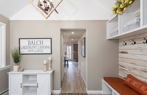 East Wakefield House | Rustic Lakefront Getaway