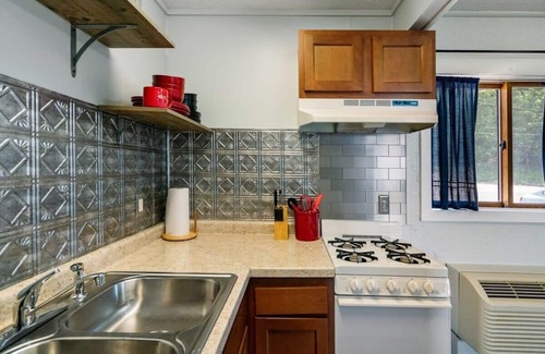 Mayfield Apartment | Rustic lakeside condo with balcony