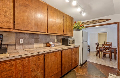 Hope Cabin | Rustic lakeview cabin w/gas grill, large deck, mountain views, W/D, wood stove
