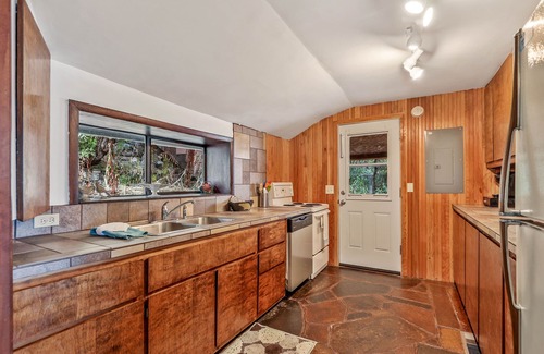 Hope Cabin | Rustic lakeview cabin w/gas grill, large deck, mountain views, W/D, wood stove