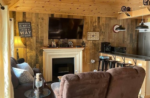 Fenelon Falls House | Rustic Lodge Cabin Retreat