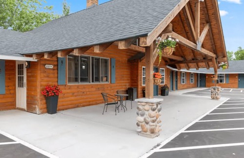 Aitkin House | Rustic Lodge | Riverside | WiFi | Pets OK!