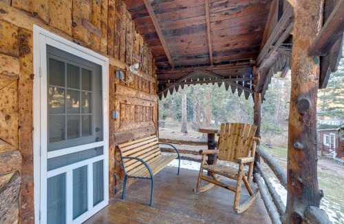 Green Mountain Falls House | Rustic Log Cabin with Studio about 5 Mi to Pikes Peak!