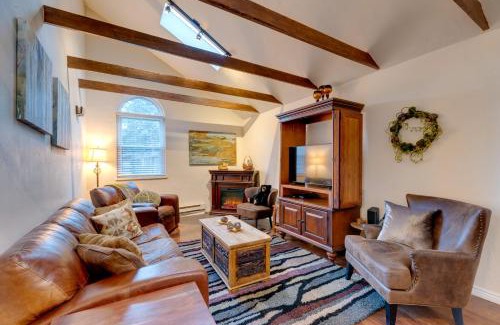 Green Mountain Falls House | Rustic Log Cabin with Studio about 5 Mi to Pikes Peak!