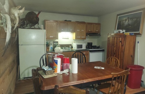 Mardela Springs Cabin | Rustic Log Cabin 1050SFnFishing and Hunting