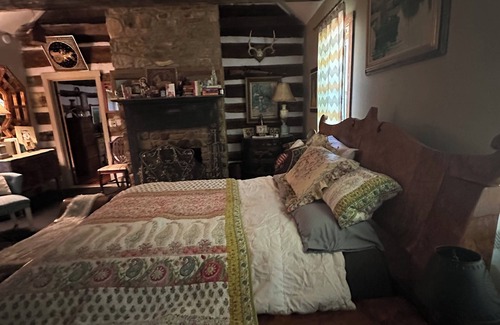 Blue Ridge Bed & Breakfast | Rustic Log cabin bed and breakfast in Virginia wine country