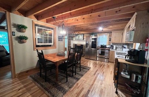 Nancy Cabin | Rustic Log Cabin near Wolf Creek Marina at Lake Cumberland! Perfect Getaway!