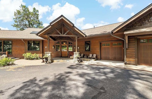 Breezy Point Cabin | Rustic Luxurious Lakehouse on Expansive Private Shoreline of Ossawinnamakee Lake