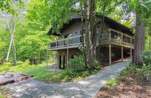 LaPorte Cabin | Rustic Luxury In This Cozy Cabin - LakeFun & UpNorth Vibes - Just Step Outside.
