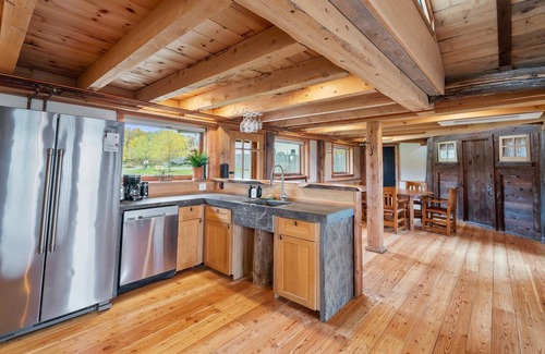 Ithaca Cabin | Rustic Luxury Near Ithaca: Private, peaceful, Beautiful views