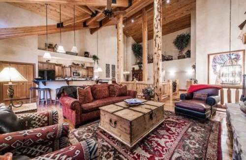 Park Meadows House | Rustic Luxury Prime Townhome with Mountain Views