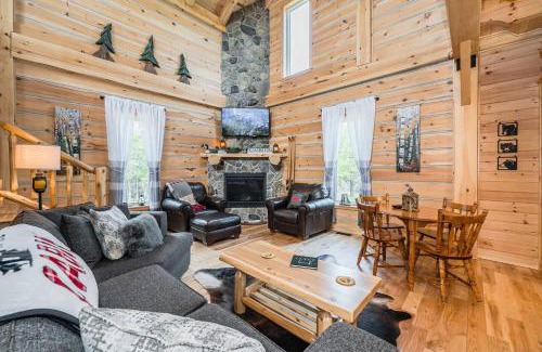 South Bruce Peninsula House | Rustic Luxury Saw N' Logzzz Cabin Getaway