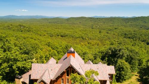 Morganton House | Rustic Luxury
