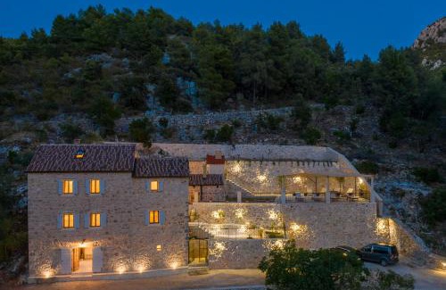 Hvar Villa | Rustic luxury Villa Fulmin