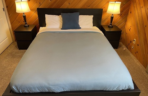 Huson Cabin | Rustic-Modern Log Cabin w/ Beautiful Mountain Views