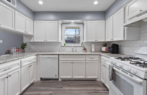 Westbury House | Rustic Modern Spacious home/near Nrg, Downtown, meyerland plaza
