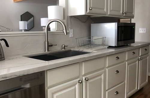 Jackson House | Rustic modern w/mountain views, creek, hiking, biking + 2 blocks to ski shuttle