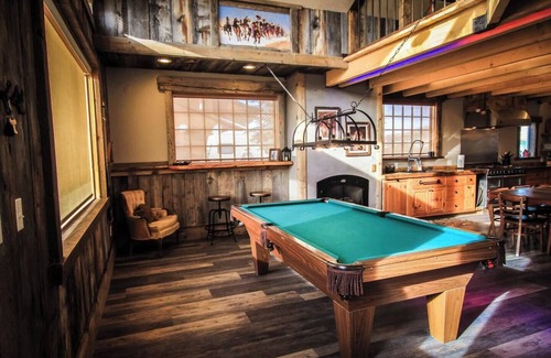 Dubois Apartment | Rustic Mountain Modern Retreat from vacant restaurant to cozy mountain lodge