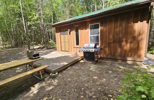 Unorganized North East Parry Sound Cabin | Rustic Off Grid Cabin. Pet Friendly, Private environment