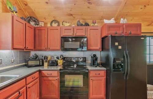 Morganton Cabin | Rustic Pines-cozy & charming