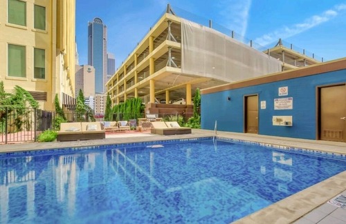 Downtown Dallas Apartment | Rustic Realm/2BR2Bath/KayBaileyCenter/Pool/GYM
