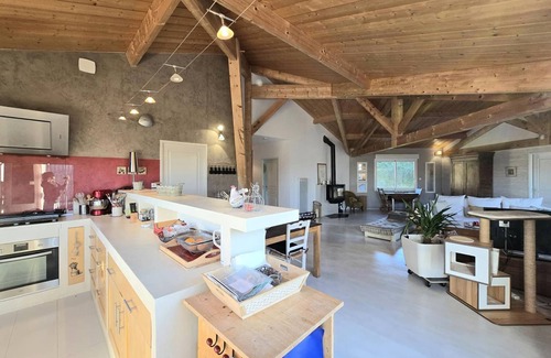 Montagrier Cottage | Rustic Retreat: Heated Private Pool, Large Terrace, Modern Amenities in Dordogne