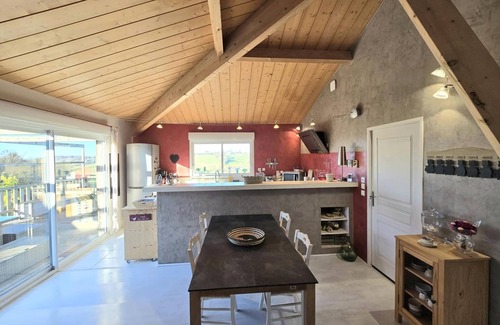 Montagrier Cottage | Rustic Retreat: Heated Private Pool, Large Terrace, Modern Amenities in Dordogne