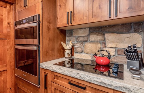 Windcliff Estates House | Rustic Retreat Vacation Home at Windcliff by RedAwning