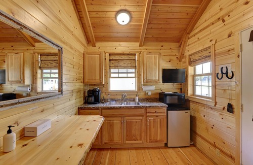 Dayton Hotel | Rustic Ridge Cabins, Charming Retreat (3 Options!)