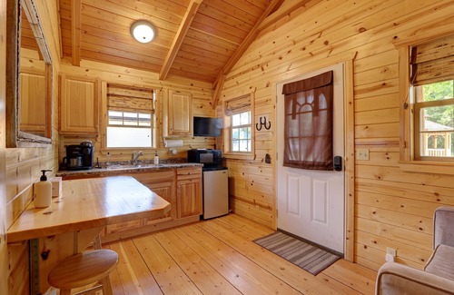 Dayton Hotel | Rustic Ridge Cabins, Charming Retreat (3 Options!)