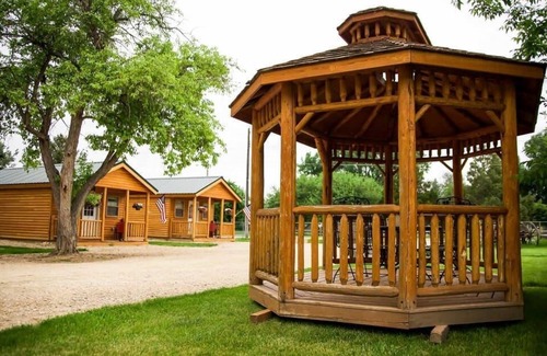 Dayton Villa | Rustic Ridge Private Three Cabin Retreat