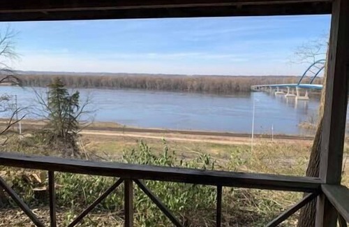 Savanna Cabin | Rustic River Cabin 2