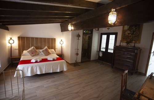 Cuevas Del Almanzora Hotel | RUSTIC & ROMANTIC ROOM