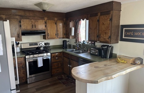 Birch Hill House | Rustic ski chalet in the heart of North Conway off West Side Road