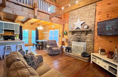 Pine Mountain Cabin | Rustic Star